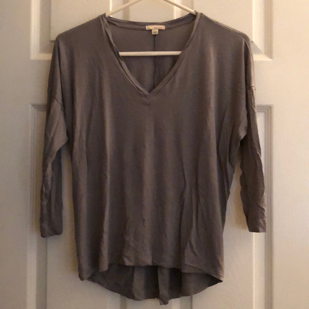 Three Quarter sleeve gray v-neck from Gap.